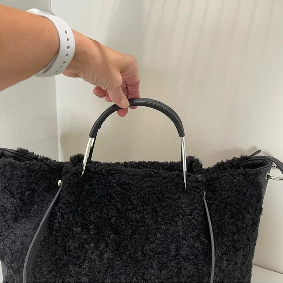 House Of Harlow 1960 Black Sherpa Crossbody Weekender Tote Bag Large oversized - Picture 6 of 9